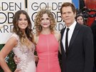 Miss Golden Globe 2014 Sosie Baconová, její matka Kyra Sedgwicková a otec Kevin...