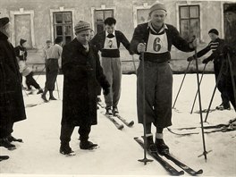 Jak se Češi učili před 120 lety jezdit na lyžích. Unikátní snímky - iDNES.cz
