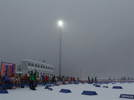 MLHA TO. Biatlonov arel v Anterselv tsn po zatku tafetovho zvodu...