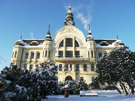 Takto vypadala tanvaldská radnice v lednu 2005. 