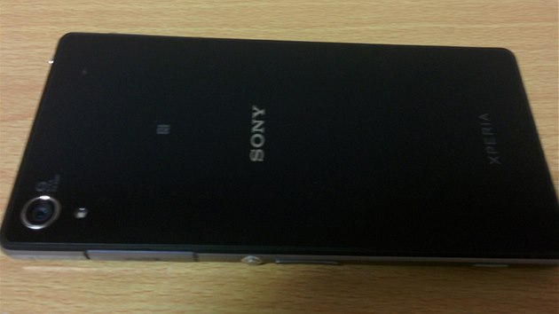 Sony Xperia D6503 
