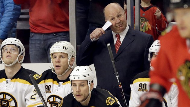 Trenr Bostonu Claude Julien pot, co jeho tm inkasoval branku od Mariana Hossy.