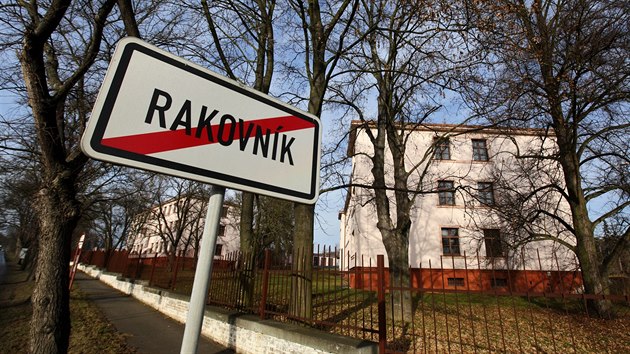 Armda po 83 letech opustila k 31. prosinci 2013 kasrna v Rakovnku.