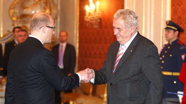 Prezident Miloš Zeman jmenoval Bohuslava Sobotku premiérem ČR. (17. ledna 2014)