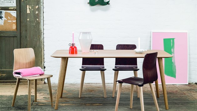 Židle a stůl Malmö navrhl pro TON slovenský designér Michal Riabič.  