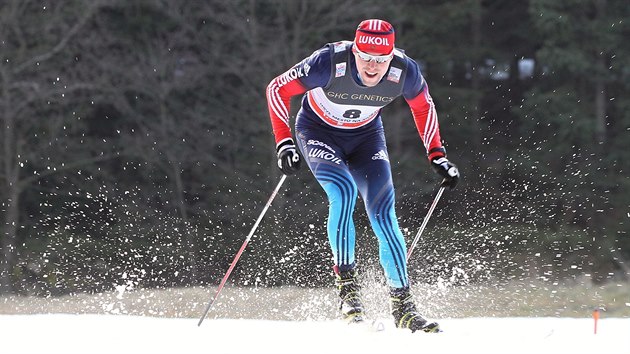 Bec na lych Sergej Usugov v kvalifikaci sprintu SP v Novm Mst na Morav