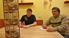 Mezinárodní sout� ve zp�vu kanár� harckých dutop�vc�, hodnocení poroty, zleva...