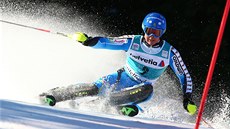 Mattias Hargin ve slalomu v Adelbodenu.  