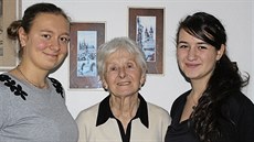 Studentky Kate�ina Tomá�ková (vlevo) a Markéta Hovorková (vpravo) usp�ly v
