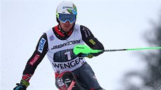 Americký ly�a� Ted Ligety na trati kombina�ního slalomu ve Wengenu.