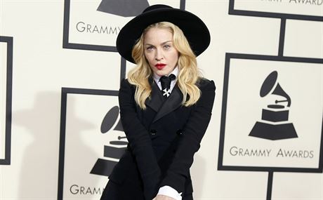 Madonna pichází na pedávání Grammy