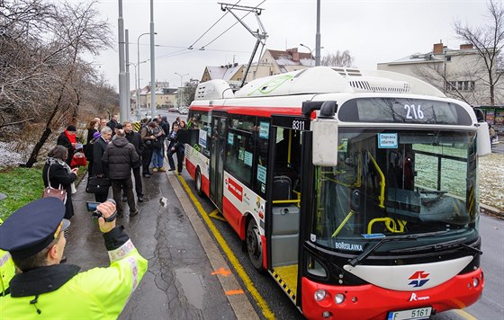 Elektrobus, který v pražských ulicích zkoušel dopravní podnik