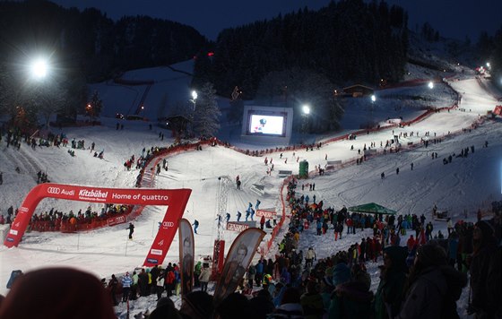 Kombinační slalom jel Martin Vráblík a ostatní lyžaři za umělého osvětlení.