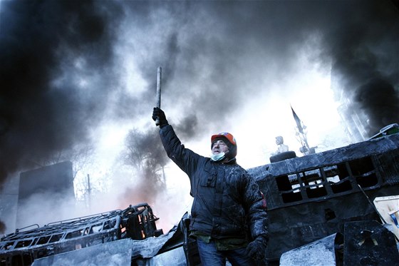 V Kyjev pokraují stety mezi opoziními demonstranty a policií. (25. 1. 2014)