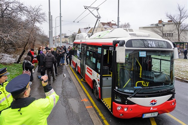 Elektrobus, který v pra�ských ulicích zkou�el dopravní podnik