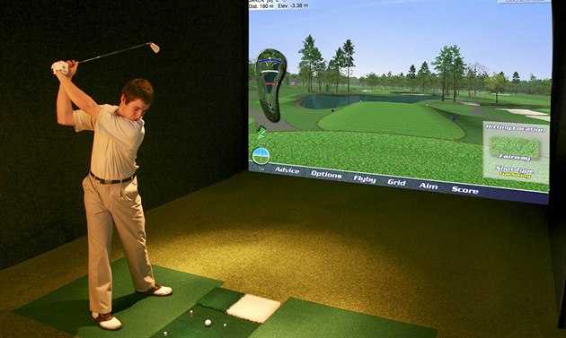 Golfový simulátor v Golf Clubu Horal ve Velkých Karlovicích, Beskydy