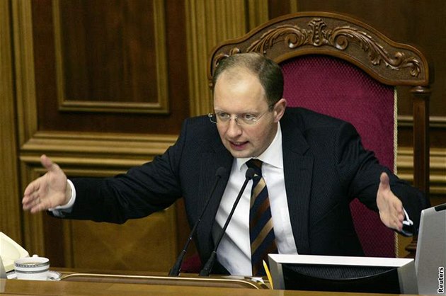 Novým premiérem Ukrajiny se stal Arsenij Jace�uk
