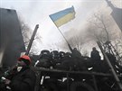 Na Ukrajin hrozí výjimený stav. Splte své sliby, tlaí na vládu EU