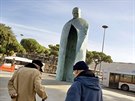 Nadivotní sochu papee Jana Pavla II od výtvarníka Oliviera Rainaldiho mají v...