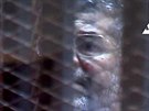 Svrený prezident Muhammad Mursí se podruhé za deset msíc objevil u soudu....