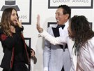 Steven Tyler a Jared Leto si plácají pi píchodu na Grammy