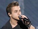 Hunter Hayes vystupuje s písní Invisible na 56. roníku Grammy Awards.