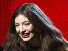 Sedmnáctiletá zpvaka Lorde s cenou za nejlepí popový výkon (Grammy 2013)