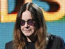 Tony Iommi, Ozzy Osbourne a Geezer Butler z Black Sabbath uvádějí vystoupení...