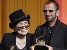 Yoko Ono a Ringo Starr (25. ledna 2014)