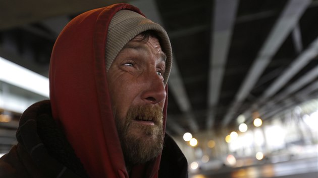 Chladn poas trp pedevm lidi bez domova (28. ledna 2014)
