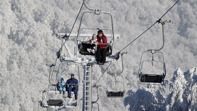 Nová lanovka na Telnici láká lyžaře i lidi, kteří se na vrchol nechají vyvézt jen ze zvědavosti.