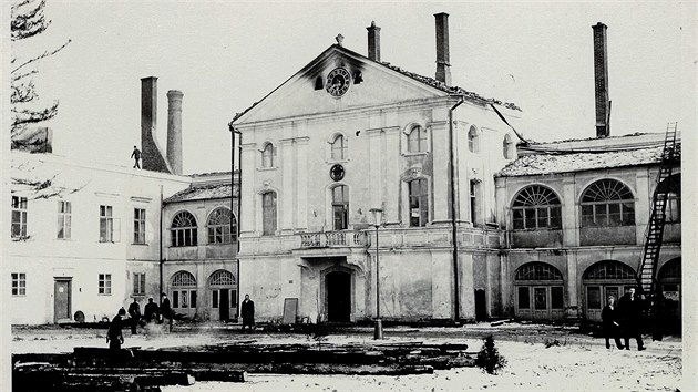 Odersk zmek pr dn po poru. Dkaz, e rozhodn nebyl ruinou zralou ke zbourn.