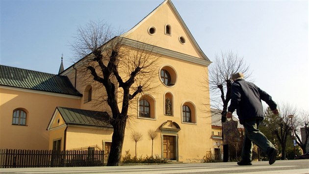 Chrudimský kostel, ze kterého radnice vybudovala muzeum barokních soch.