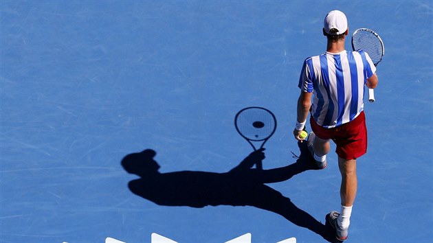 A JDE SE PODVAT. Tom Berdych se ve tvrtfinle Australian Open chyst na podn.