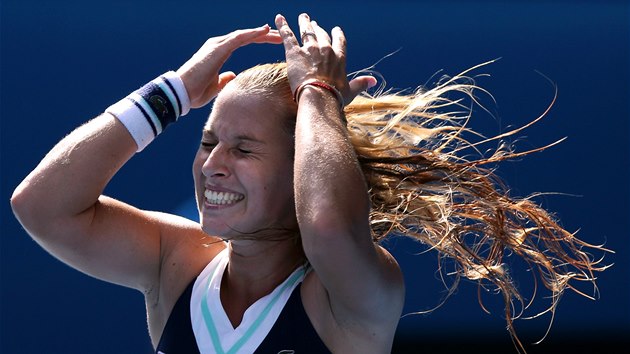 TOMU NEMَU UVIT. Dominika Cibulkov se prv probila do finle Australian Open. 