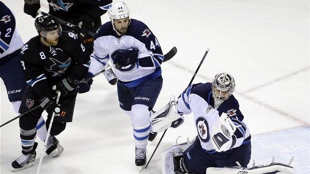 MM. Brank Winnipegu Ondej Pavelec likviduje anci San Jose.  