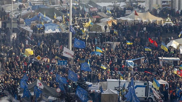 Na kyjevském náměstí Nezávislosti stále stojí stany opozičních demonstrantů (26. ledna 2014)