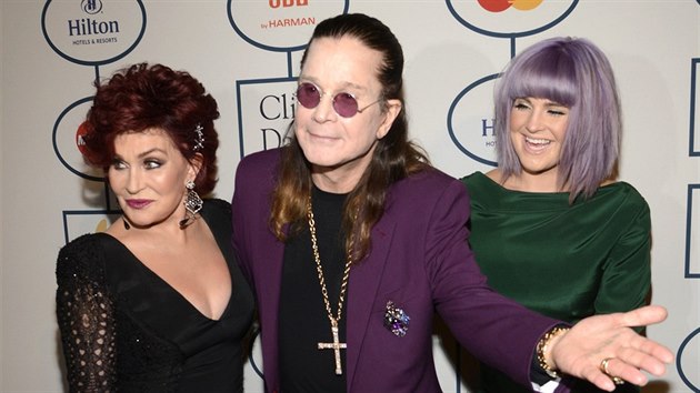 Ozzy Osbourne, jeho manelka Sharon a dcera Kelly (25. ledna 2014)