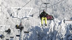 Nová lanovka na Telnici láká ly�a�e i lidi, kte�í se na vrchol nechají vyvézt...