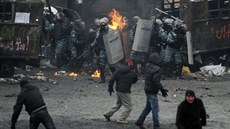 Protesty v Kyjev mla uklidnit textová zpráva. Úinek byl vak mizivý.