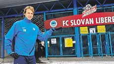 Fotbalový zálo�ník Marek Jarolím jde na sv�j první trénink s fotbalisty Liberce.