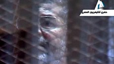 Svrený prezident Muhammad Mursí se podruhé za deset msíc objevil u soudu....