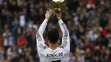 TAK TADY HO MÁTE! Záloník Realu Madrid Cristiano Ronaldo se ped duelem s...