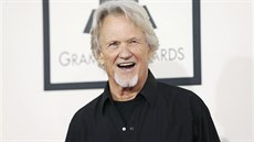 Country zp�vák Kris Kristofferson p�i p�íchodu na 56. ro�ník Grammy