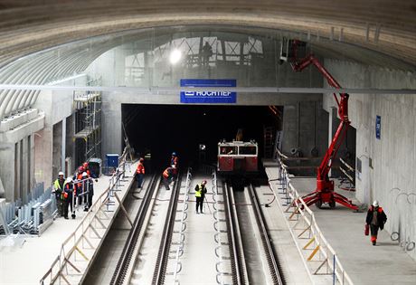 A se metro na lince A rozjede do nové stanice Motol, budou se upravovat také jízdní áda "nadzemní" MHD.