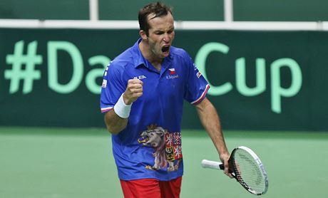 HECOVÁNÍ. Radek tpánek v utkání Davis Cupu proti Nizozemsku. 