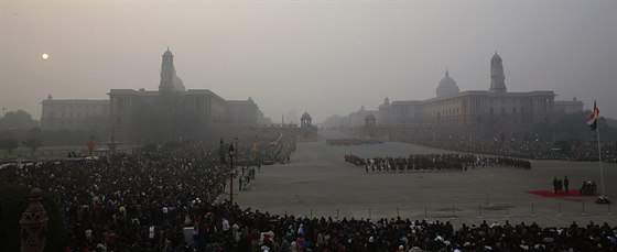 V hustém smogu se v Dillí odehrála i vojenská pehlídka pi píleitosti Dne...