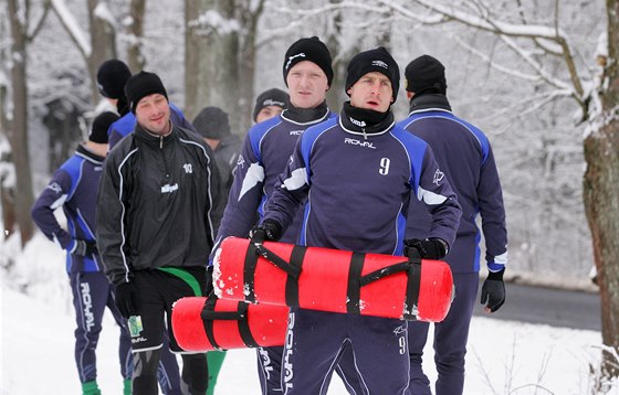 Zimní trénink fotbalist Baníku Sokolov.