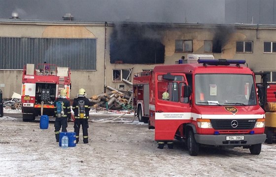 V areálu bývalých mrazíren v Kladn hoel uskladnný polystyren (31.1.2014)