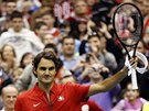 APLAUS PRO AMPIONA. výcarský tenista Roger Federer slaví vítzství pi